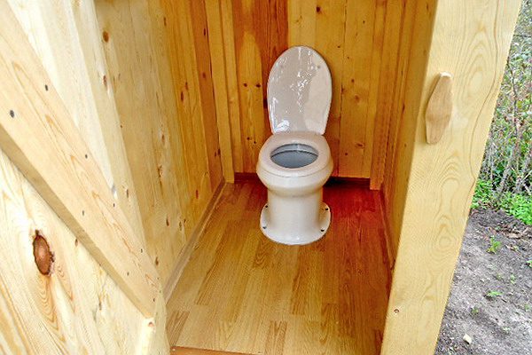 Удобный дачный туалет