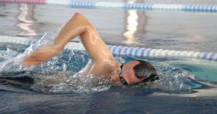 плавание и бодибилдинг, Плавание- вид спорта для бодибилдера, как совместить плавание и занятия в тренажерном зале