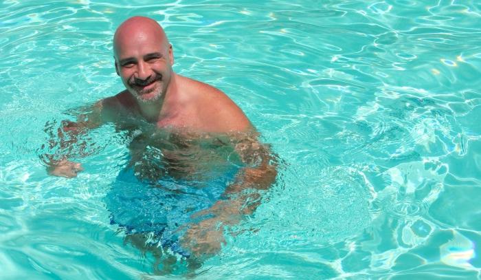 как научиться плавать взрослому человеку