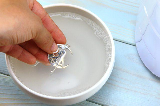 как почистить серебро содой