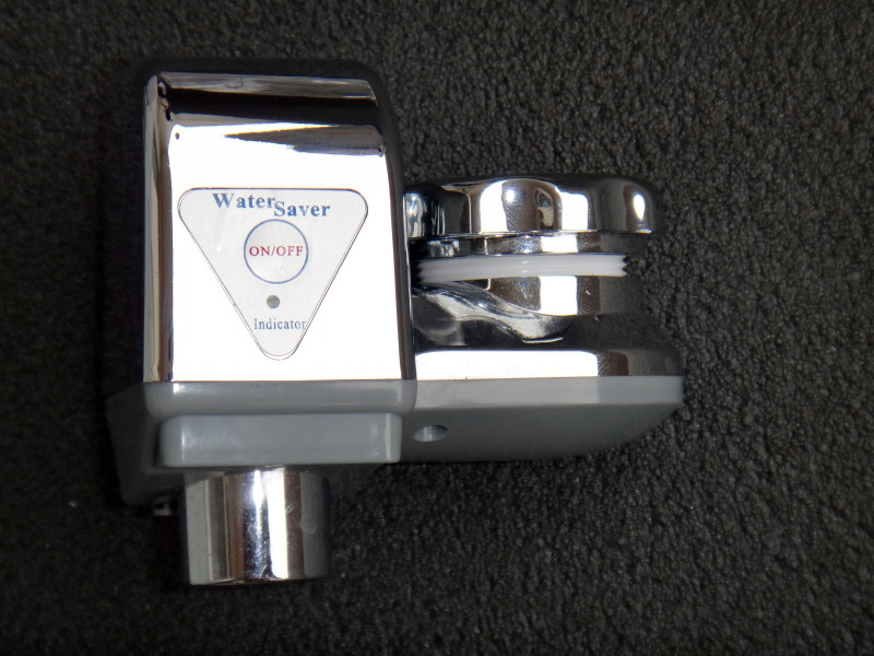 GearBest: Автоматический дозатор воды насадка на водопроводный кран с сенсором