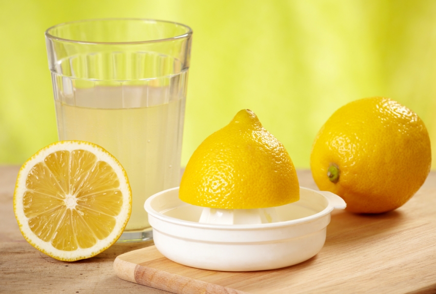 Лимонный сок отлично справляется с накипью
