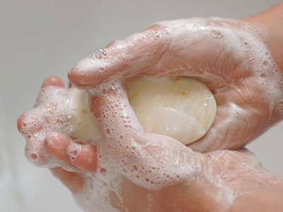 Смягчить жесткую воду для намыливания рук