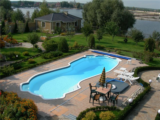 Бассейн рядом с домом - возможность плавать тогда, когда вам удобно и хочется