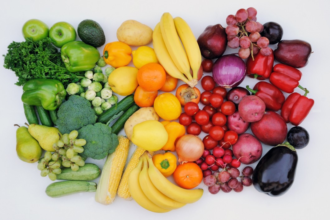 В каких фруктах и овощах содержится много воды. В каких фруктах, овощах и ягодах содержится больше всего витамина С