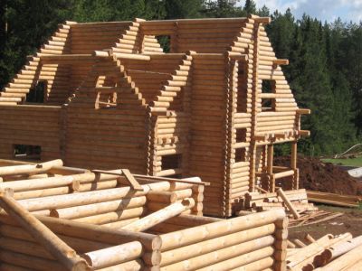 Строительство дома из оцилиндрованного бревна