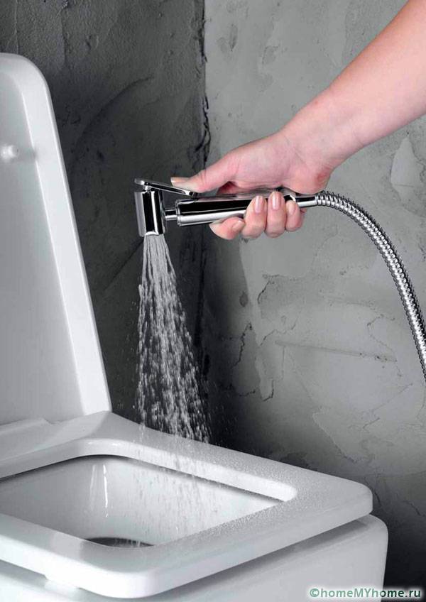 Гигиенический душ чаще всего имеет слабый напор