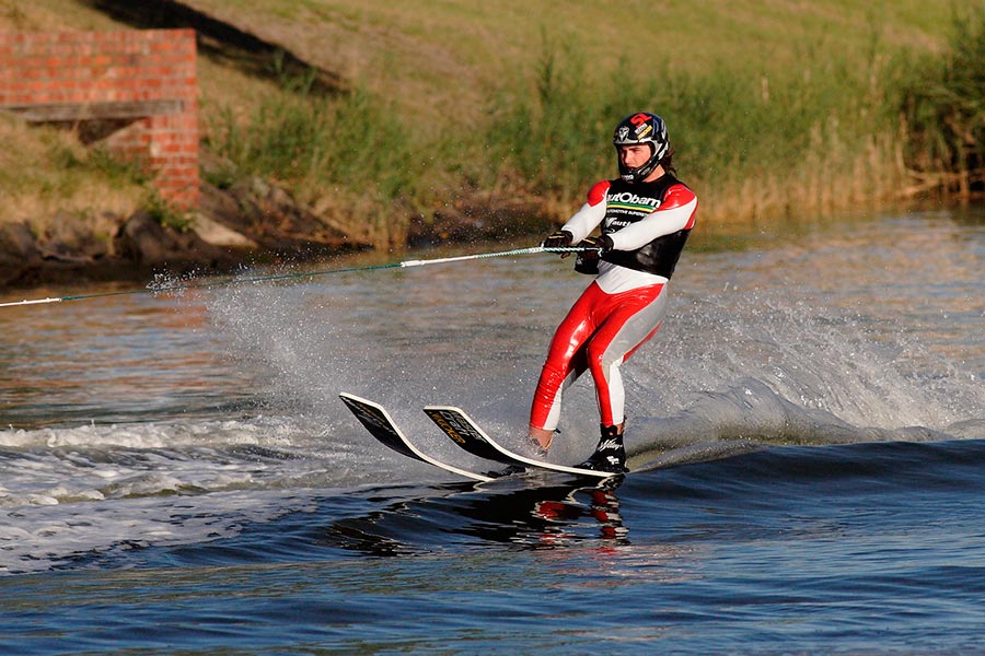 популярные виды спорта на воде Водные лыжи