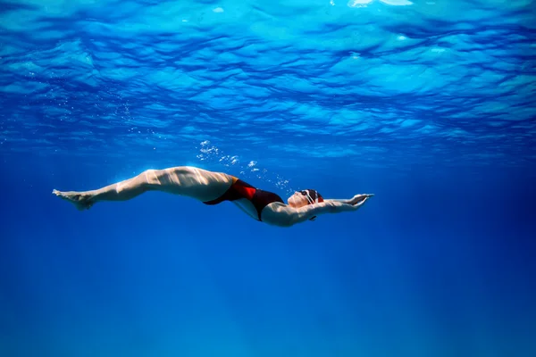 Женский профессиональный пловец — стоковое фото