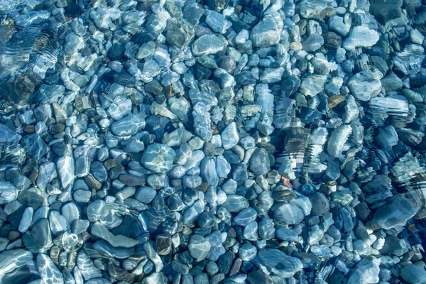 Вид сверху прозрачной морской воды — стоковое фото